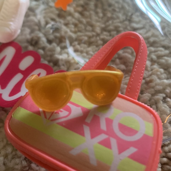 Barbie Roxy Fashion Pack Outfit - Picture 5 of 6